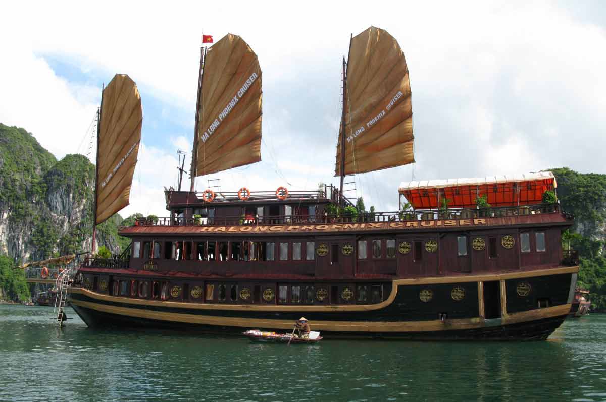 Travel Guide to Hanoi Vietnam_